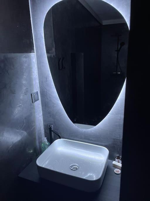 Le Cocon Des Granges - Suite Sauna Jaccuzi Spa Bonnieres-sur-Seine Екстериор снимка